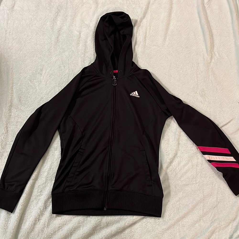 Medium long sleeve adidas sweatshirt